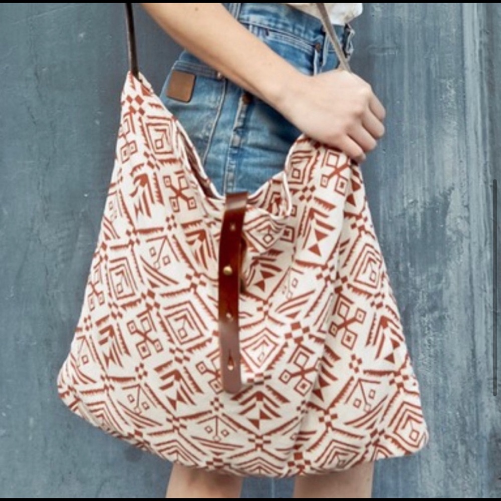 New! Ethnic print brown and cream shoulder bag - Picture 2 of 6